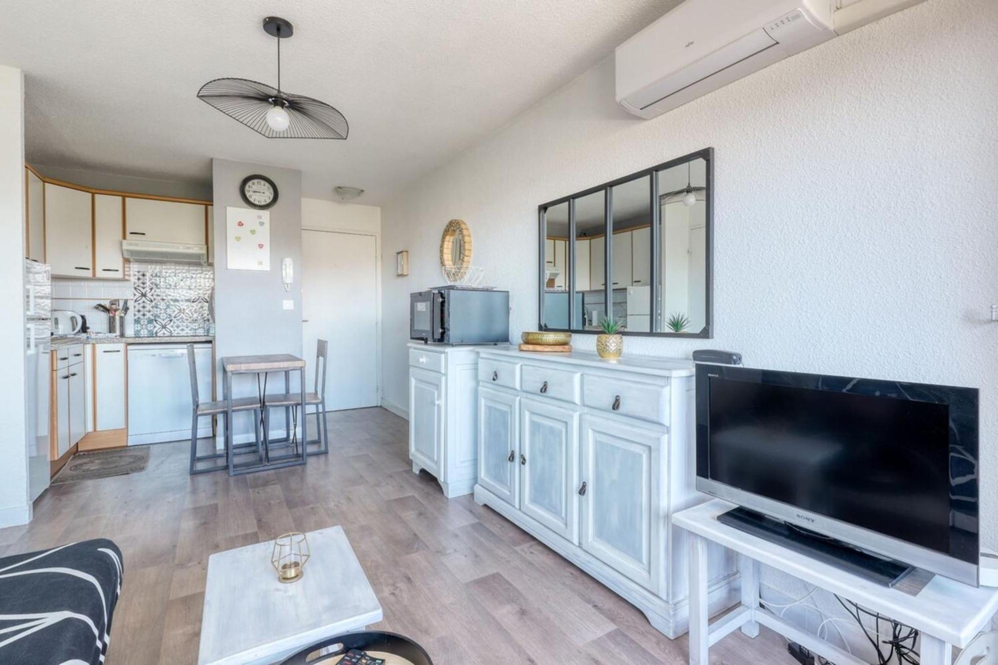 T2 600 M From The Beach! Air-Conditioned Le Lavandou Eksteriør bilde
